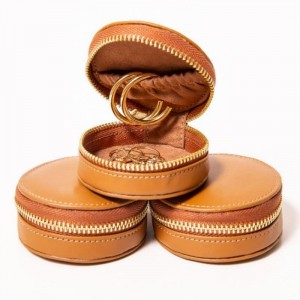 https://www.leathermaterials.com/simple-leather-jewelry-box-earrings-jewelry-box-organizer-product/