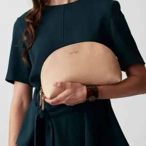 Professional portable makeup bag female ins style leather storage bag